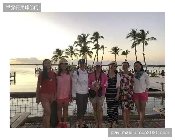 澳大利亚队在佛罗里达训练营模拟迈阿密比赛环境，为潜在的高温高湿比赛储备生理数据。
